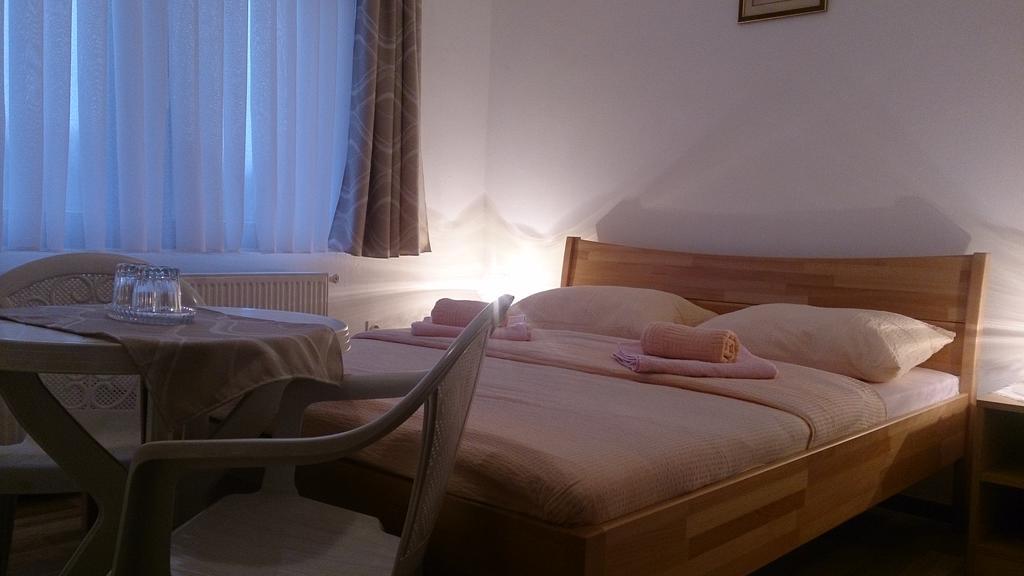 Apartman Marija Brajdic Rakovica Buitenkant foto