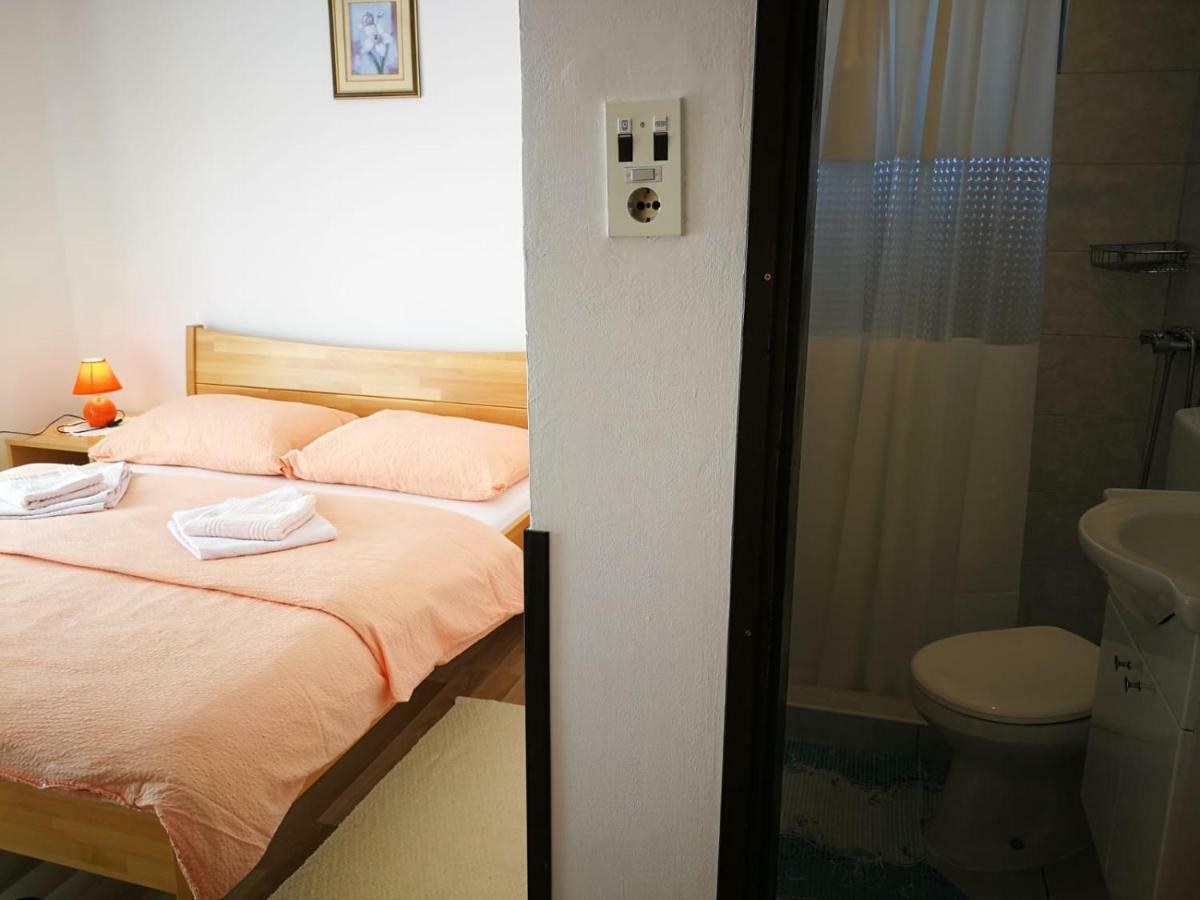 Apartman Marija Brajdic Rakovica Buitenkant foto